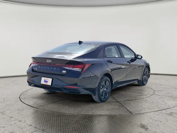 Hyundai Elantra Smart 2023 