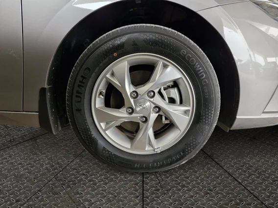 Hyundai Elantra Smart 2022 