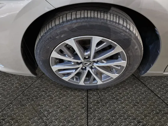 Lexus ES 300 AH Hybrid  2023 