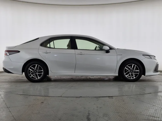 Toyota Camry  LE 2021 