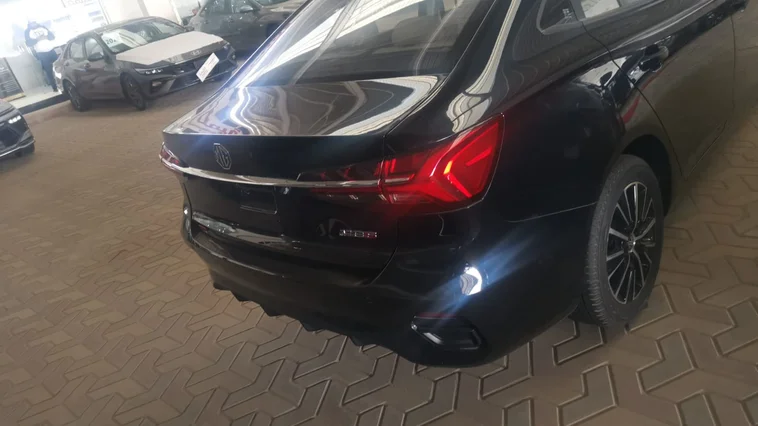 MG 5 STD New Shape 2025 