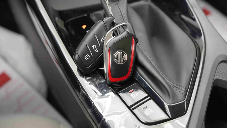 MG 5 STD New Shape 2025 