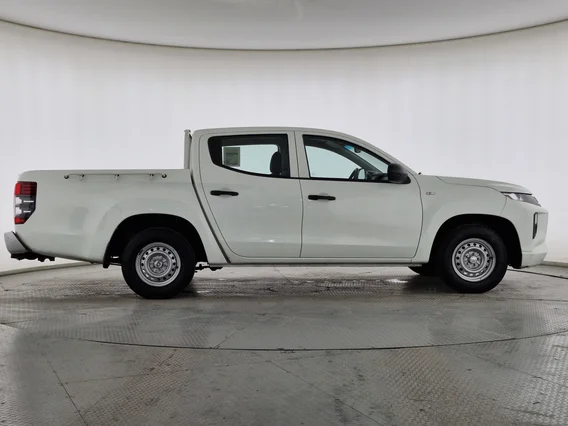 Mitsubishi L200 DC 4x2 Diesel 2022 