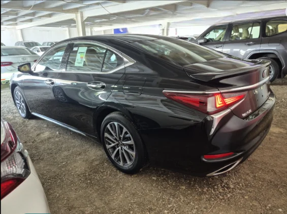Lexus ES 350 2023 