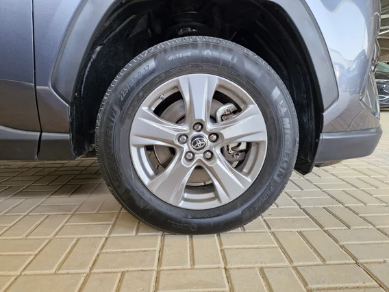 تويوتا راف فور LE 2023 