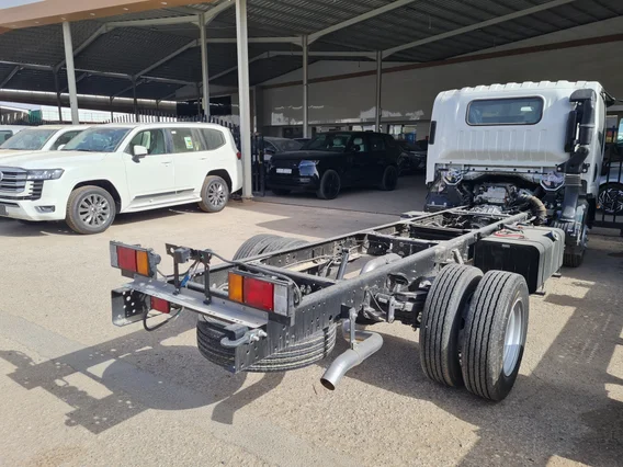 Isuzu Dyna شاص طويل 2025 