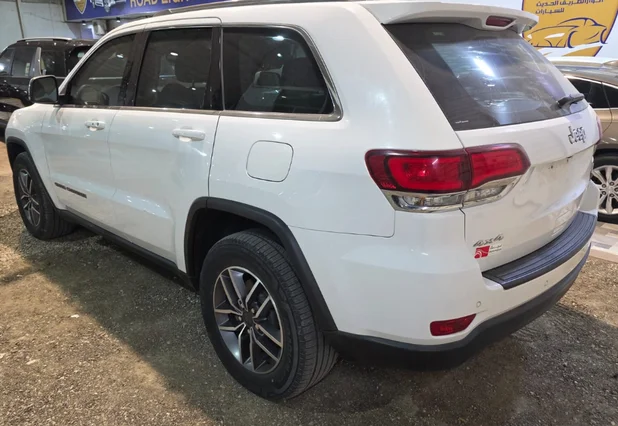 Jeep Grand Cherokee لاريدو 2021 