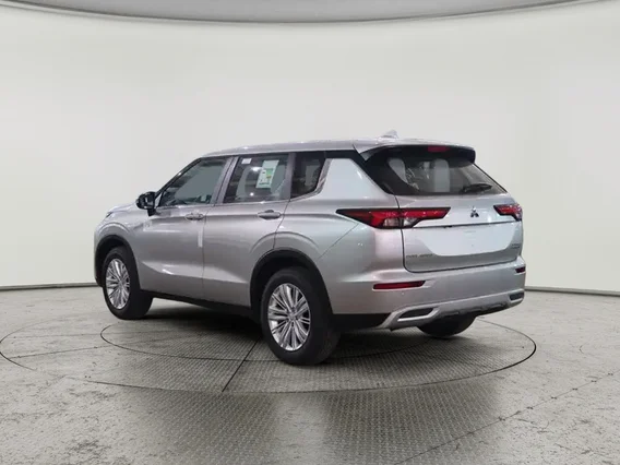 ميتسوبيشي اوتلاندر الشكل الجديد MID LINE 2025 