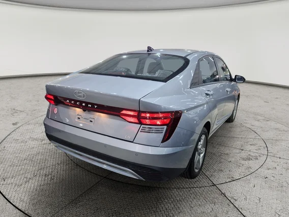 Hyundai Accent Smart 2024 