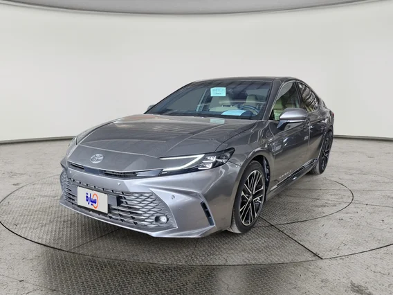 تويوتا كامري LE HEV 2025 