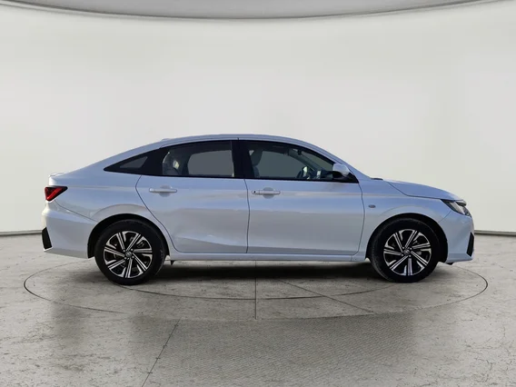 تويوتا يارس Y Plus 2024 