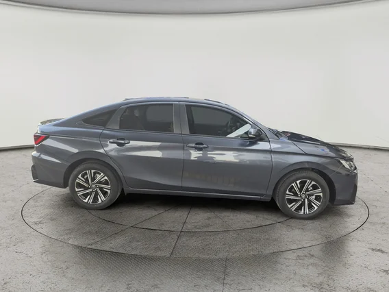 Toyota Yaris  YX 2024 