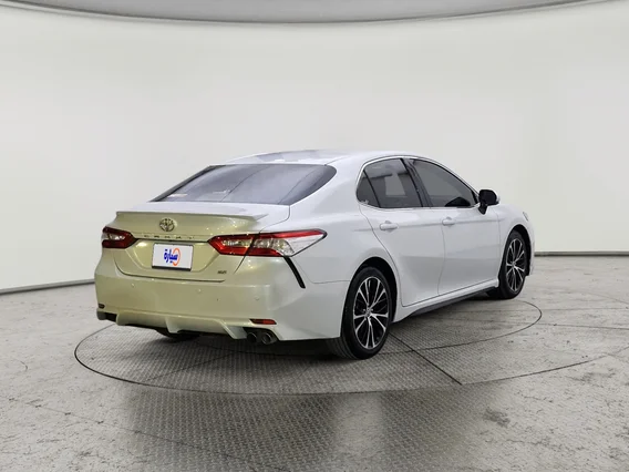 Toyota Camry  SE 2020 