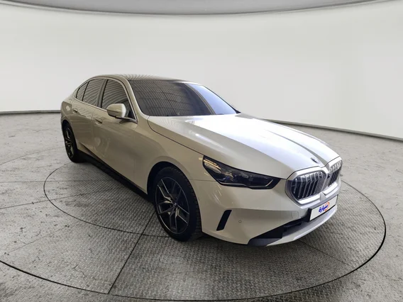 BMW 5 Series 520i 2024 