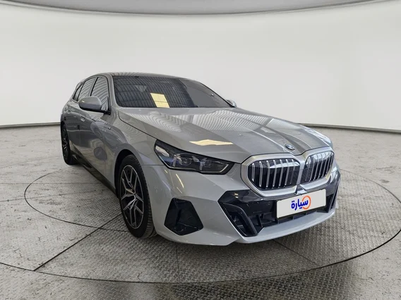 بي ام دبليو الفئة الخامسة 520i 2024 