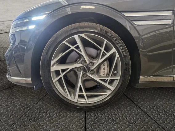 Genesis G90 Platinum 2023 