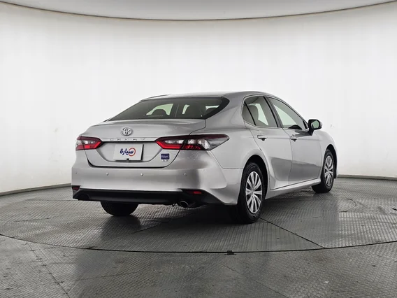 تويوتا كامري LE 2024 
