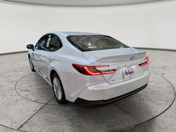 تويوتا كامري LE 2025 