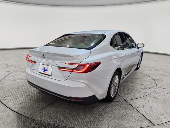 Toyota Camry  LE 2025 