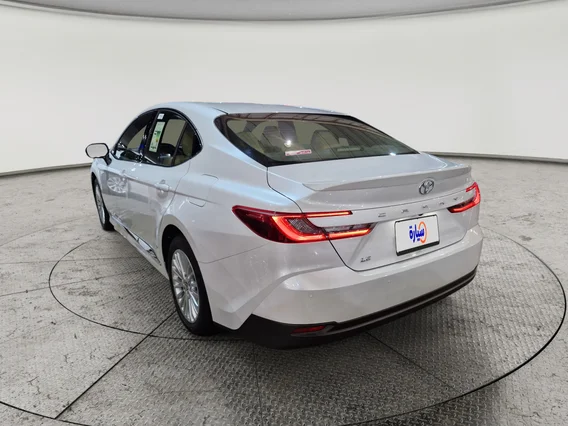 Toyota Camry  LE 2025 