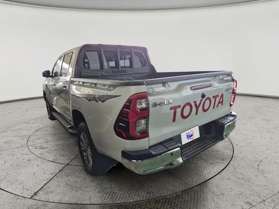 Toyota Hilux SGLX 4X4 2.7L AT 2025 دبل