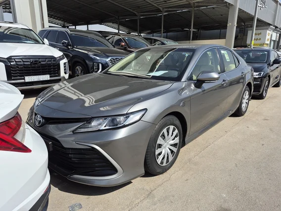 تويوتا كامري LE STD 2024 