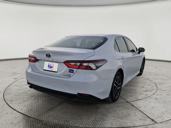 Toyota Camry  LE HEV 2022 