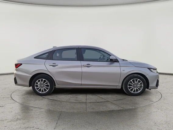 تويوتا يارس Y 2023 