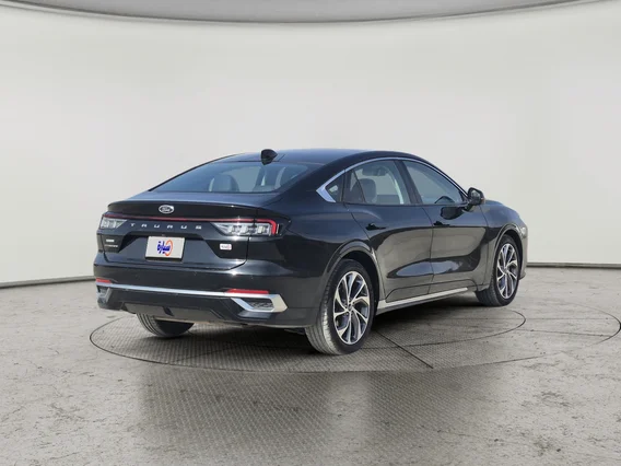 Ford Taurus Titanium 2023 
