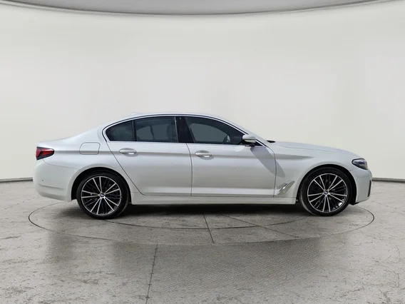 BMW 5 Series 520i 2023 