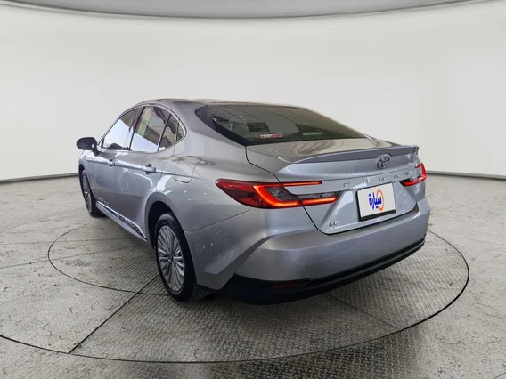 تويوتا كامري LE 2025 