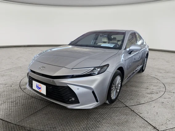 تويوتا كامري LE 2025 