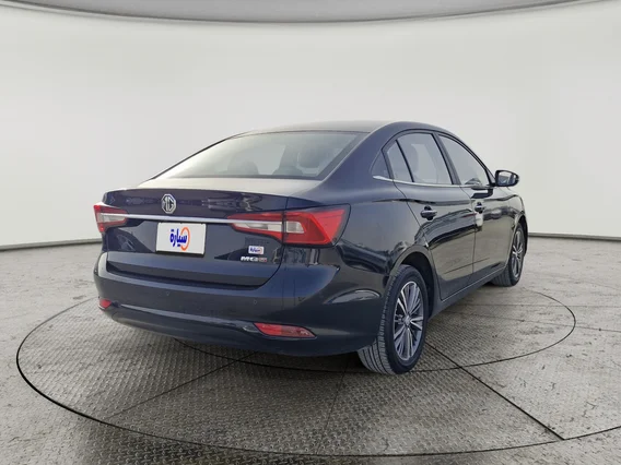 ام جي 5 LUX 2023 