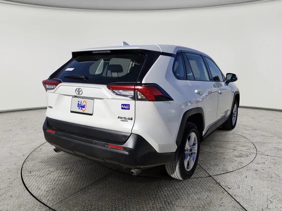 Toyota RAV4 LE 2021 