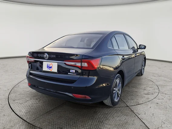 ام جي 5 LUX 2023 