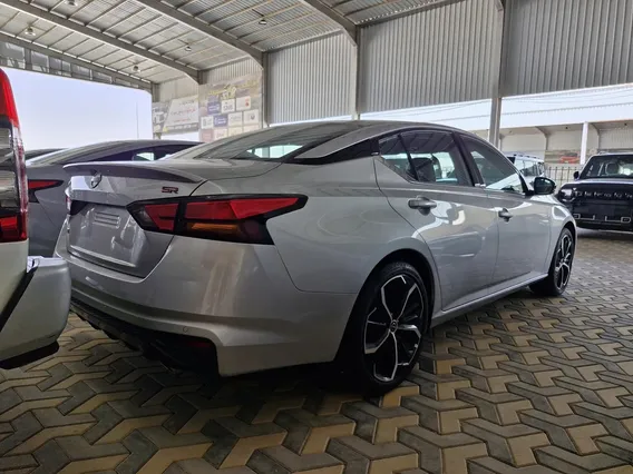 Nissan Altima SR 2023 