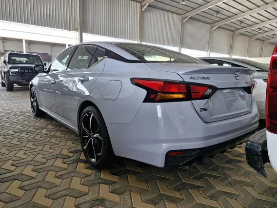 Nissan Altima SR 2023 