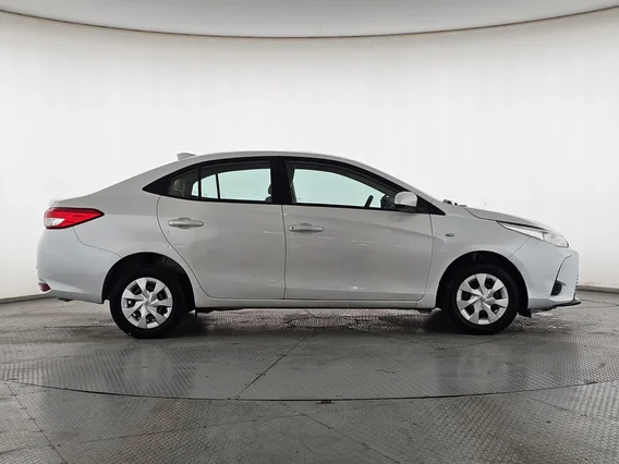 Toyota Yaris  Y 2022 