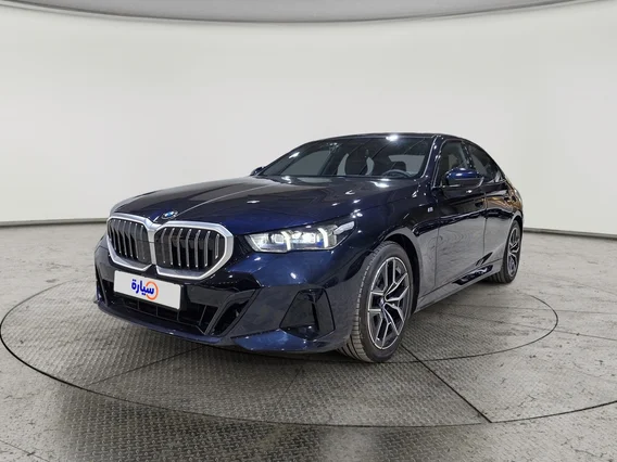 بي ام دبليو الفئة الخامسة 520i 2025 