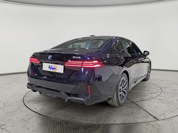 بي ام دبليو الفئة الخامسة 520i 2025 