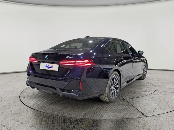 بي ام دبليو الفئة الخامسة 520i 2025 