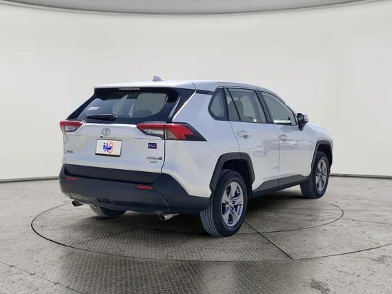 Toyota RAV4 LE 2023 