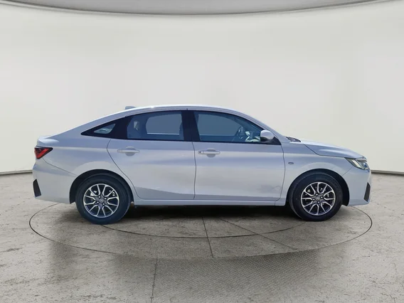 تويوتا يارس Y 2023 