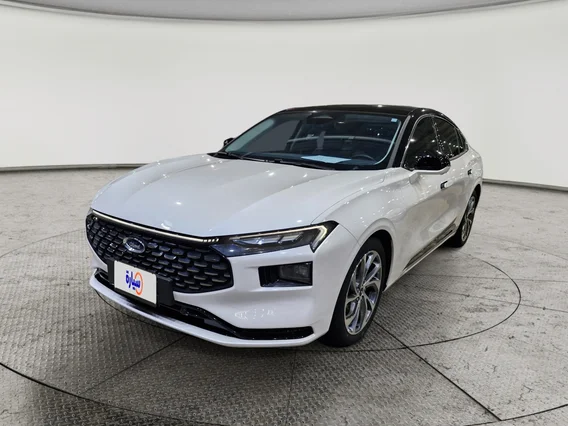 Ford Taurus Titanium 2025 