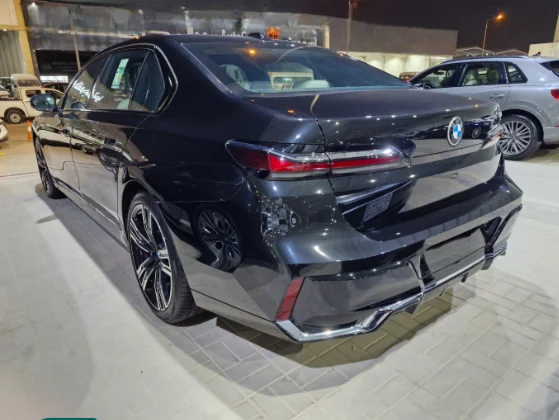 بي ام دبليو الفئة السابعة 735i 2026 