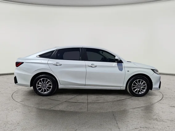 تويوتا يارس Y 2023 