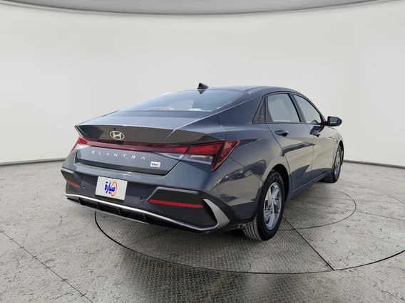 Hyundai Elantra Smart 2024 