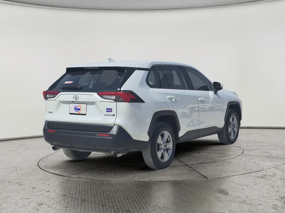 Toyota RAV4 LE 2024 