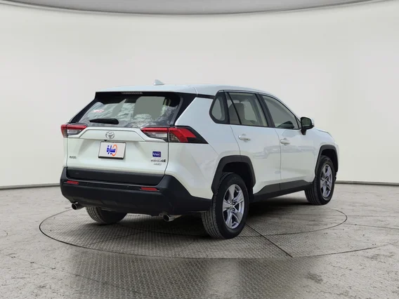 تويوتا راف فور LE 2022 