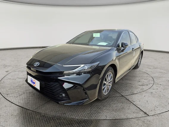 Toyota Camry  E 2025 